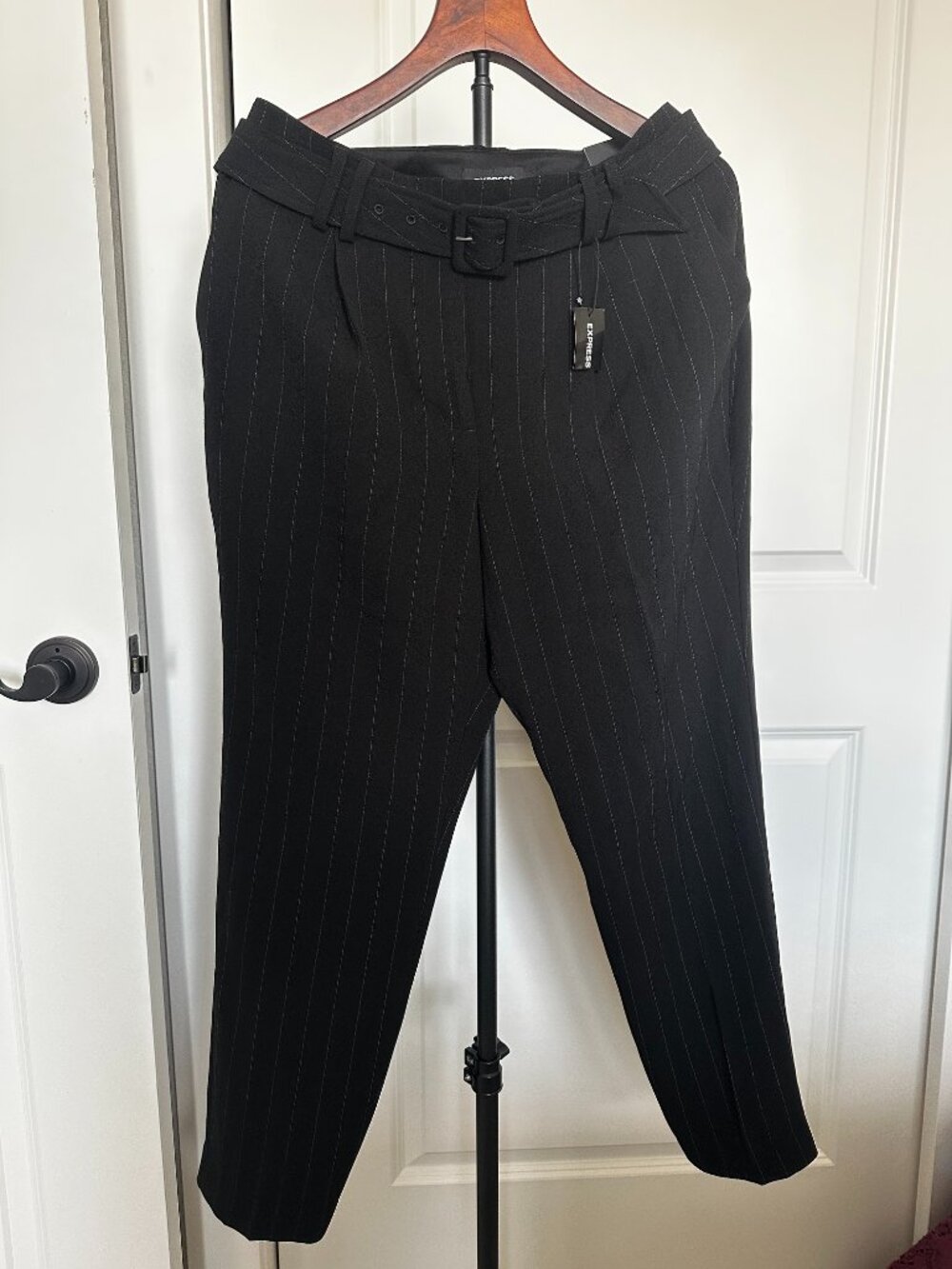 NWT Express Black Pinstripe High Rise Ankle Pants w/ Belt Size 10R